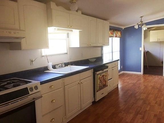 3rd image of 806 N 7th Ave
