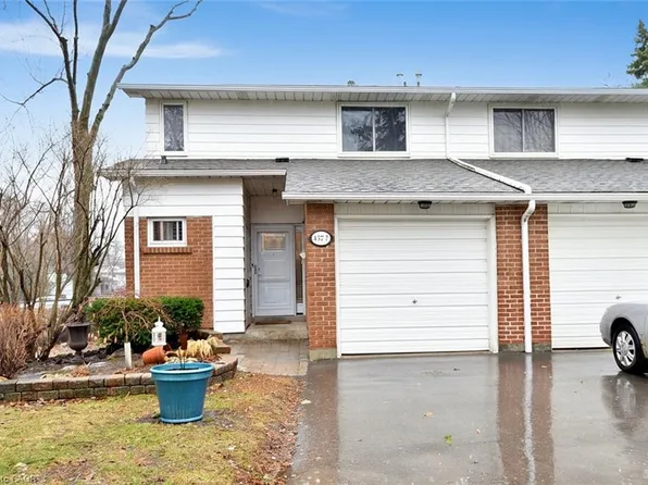 457 Woodview Rd #7, Burlington, ON L7N 2Z9