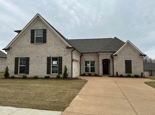 1776 Benton Dr, Hernando, MS 38632