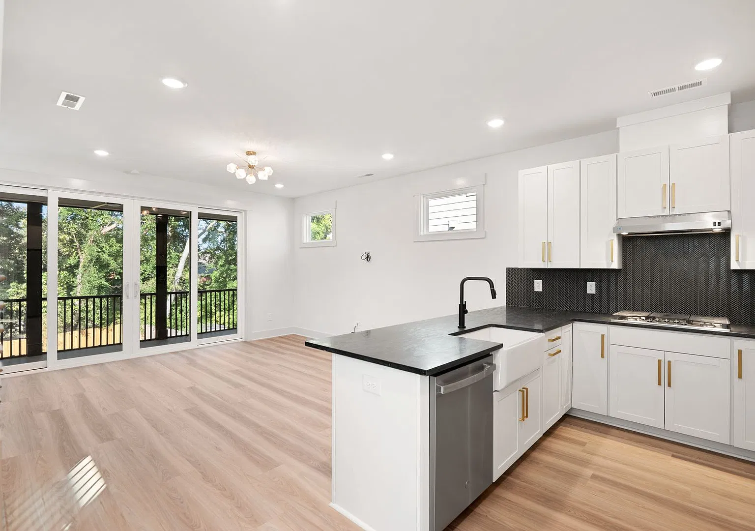 704 Colfax St — Photo 3