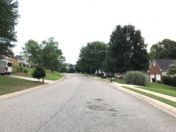4th image of 1630 Glenwood Cir