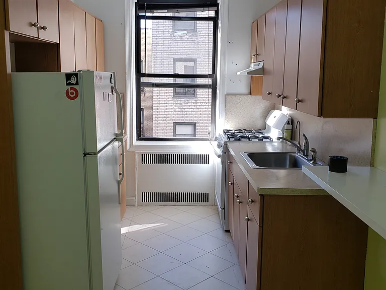 1412 Ocean Ave #4C — Photo 6