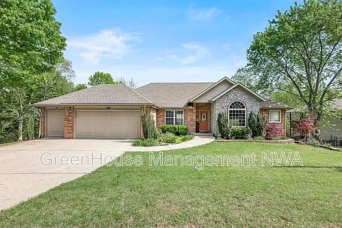 28 Latshaw Dr Photo 1 28 Latshaw Dr Photo 1