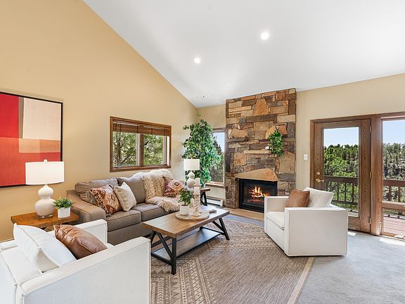 3rd image of 15 Los Arboles Dr