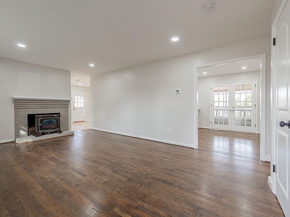 5th image of 1304 Westover Dr
