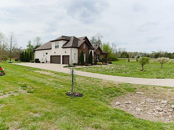 5th image of 1700 Zevon Ct
