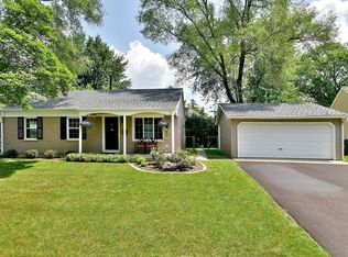 393 Glendale Rd, Buffalo Grove, IL 60089