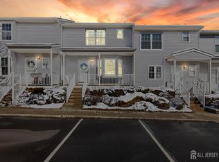 60 County Rd UNIT D22, Cliffwood, NJ 07721