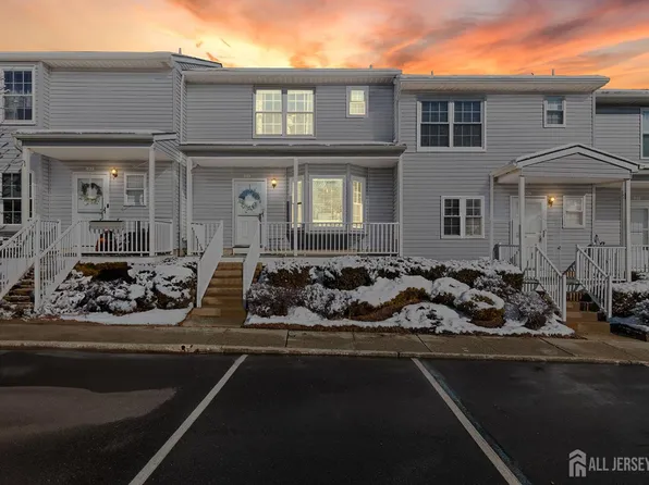 60 County Rd Unit D22, Cliffwood, NJ 07721