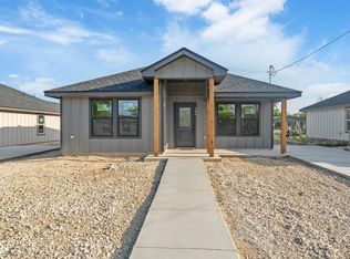 909 W 2nd St, Del Rio, TX 78840