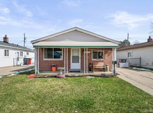 30900 Normal St, Roseville, MI 48066