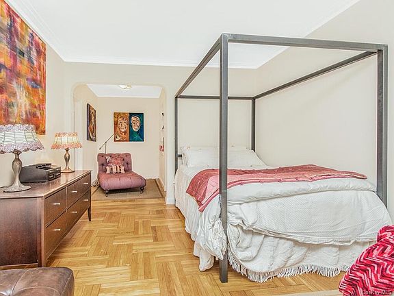 3rd image of 3015 Riverdale Ave APT 2G