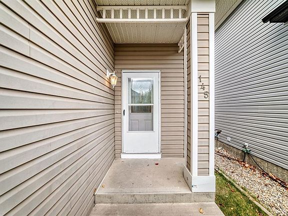 3rd image of 145 S Martinvalley Cres NE