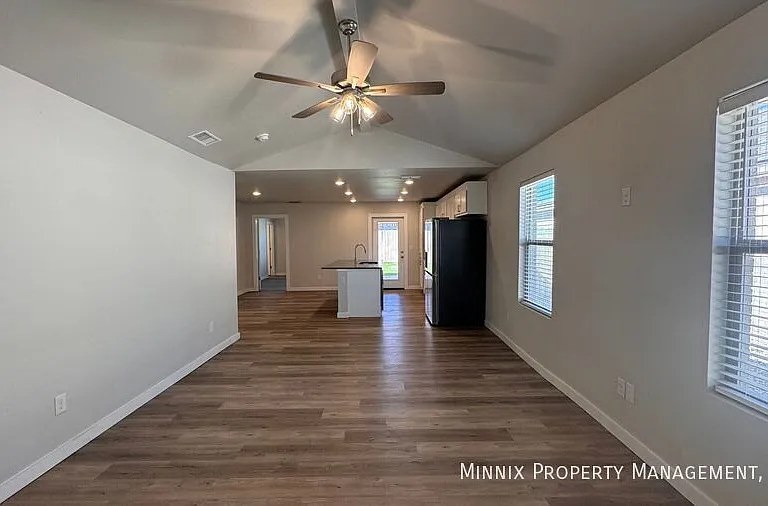 7704 Elm Ave — Photo 3