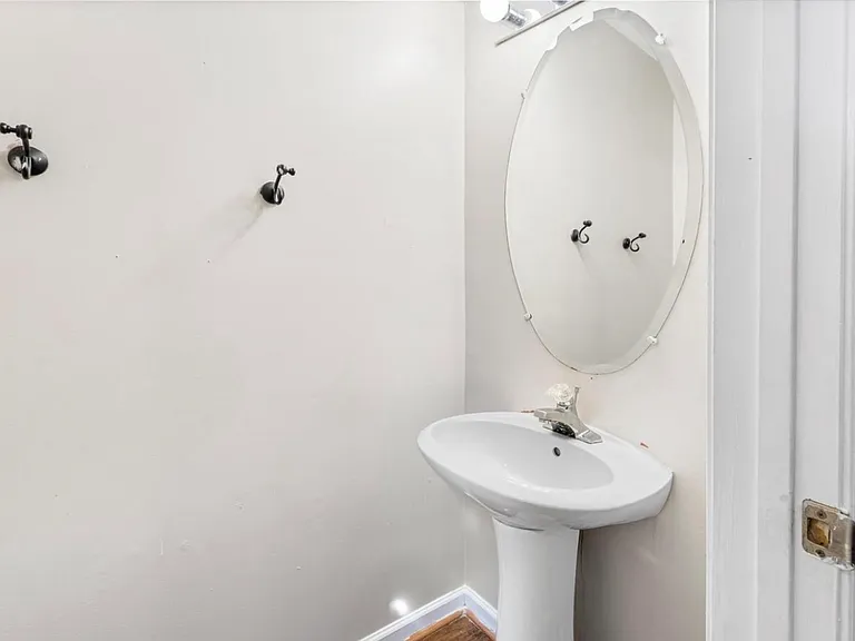 7016 Migliori Ct — Photo 4