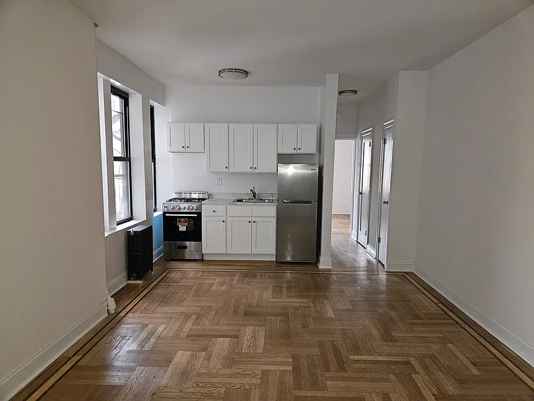 915 84th St #3P — Photo 6