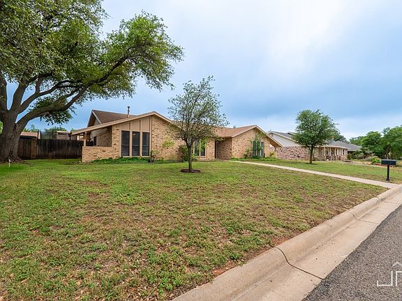 2nd image of 3705 Briargrove Ln