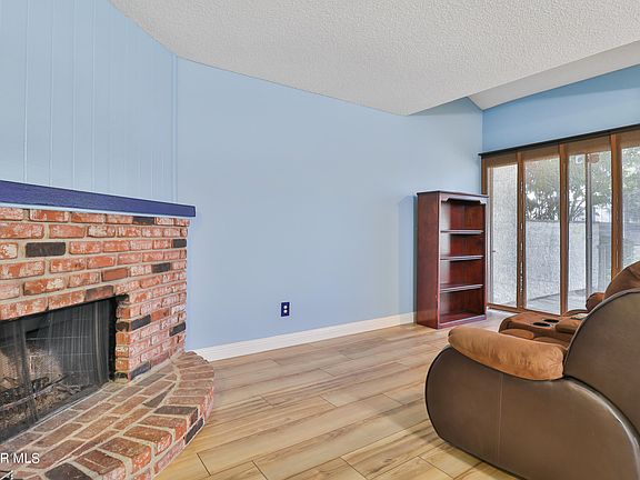4th image of 8324 Penfield Ave Unit 28