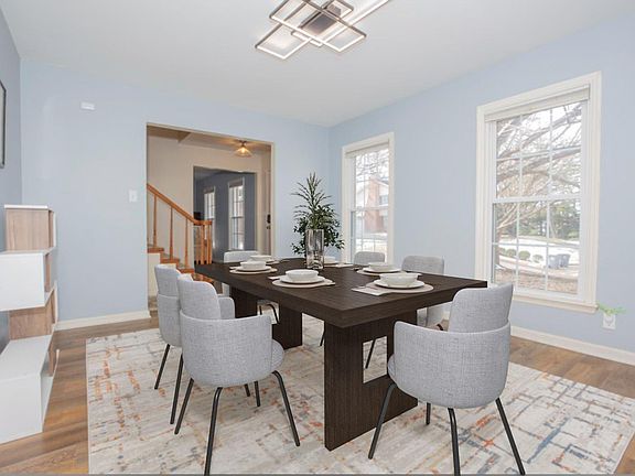 3rd image of 312 Charmwood Ct