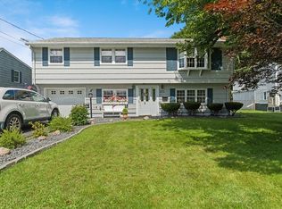 18 Cedar Grove Ave, Peabody, MA 01960