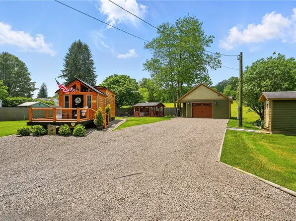 319 Ferry Ln, Tidioute, PA 16351