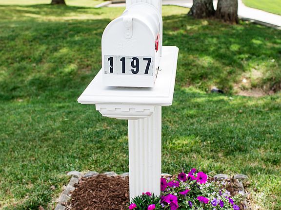 2nd image of 1197 Stowehill Ln