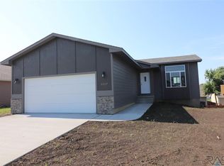 6519 W 5th St, Sioux Falls, SD 57107