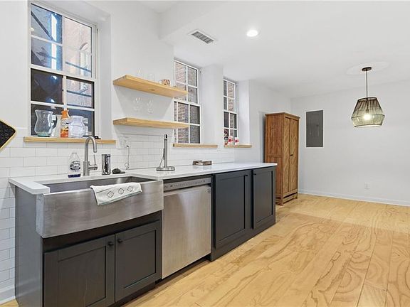 4th image of 610 W Princess Anne Rd APT B4