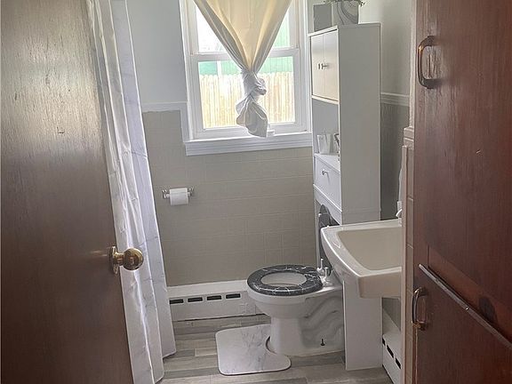 5th image of 26 Knowlton Ave