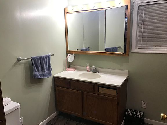 5th image of 305 Miller Ave