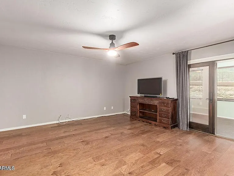 239 E Aster Dr — Photo 11