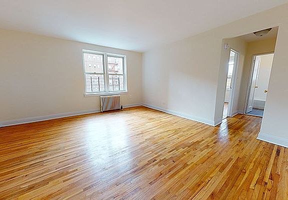 2nd image of 2049 20th Ln APT 3E