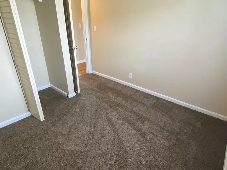 2907 Velden Dr — Photo 16