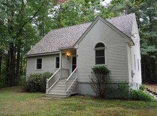 25 Monroe Dr, Naples, ME 04055