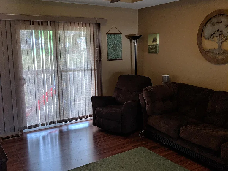 1126 NW Scenic Dr — Photo 3