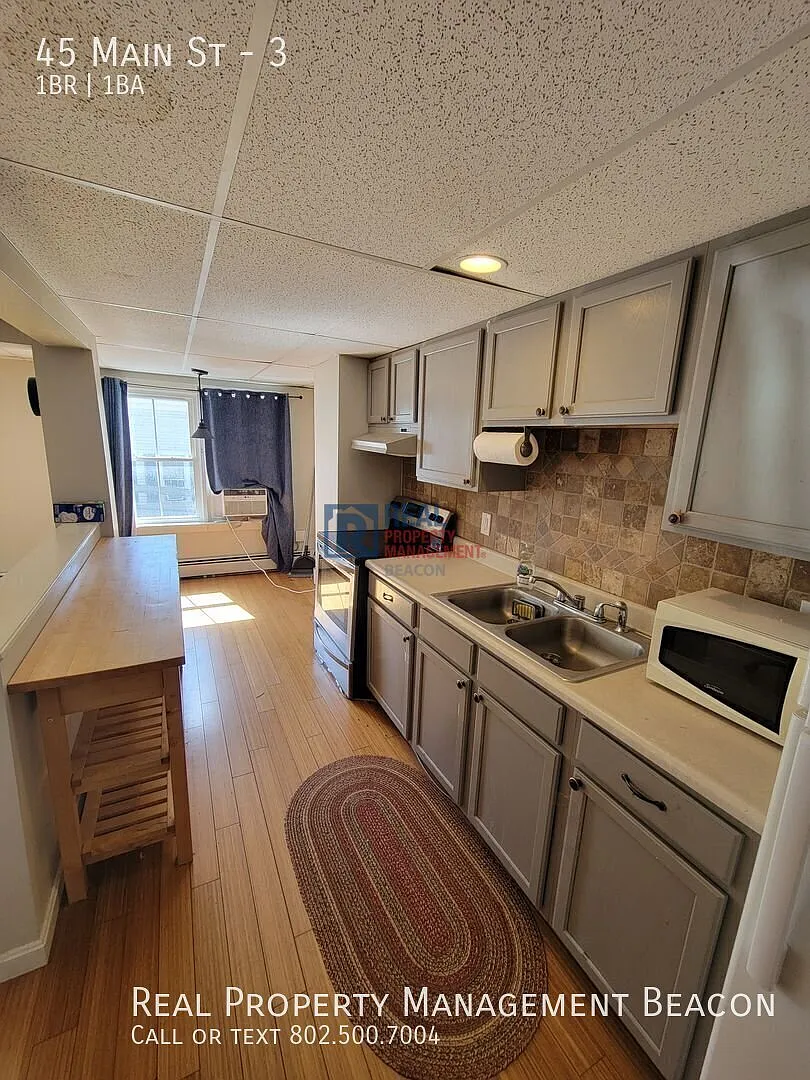 Sunapee, NH 1 Bed, 1 Bath Apartment with office - $1695 heat included — Photo 1