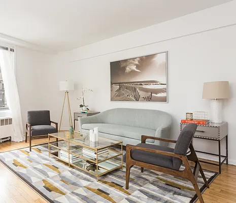 Rented by Compass | media 21