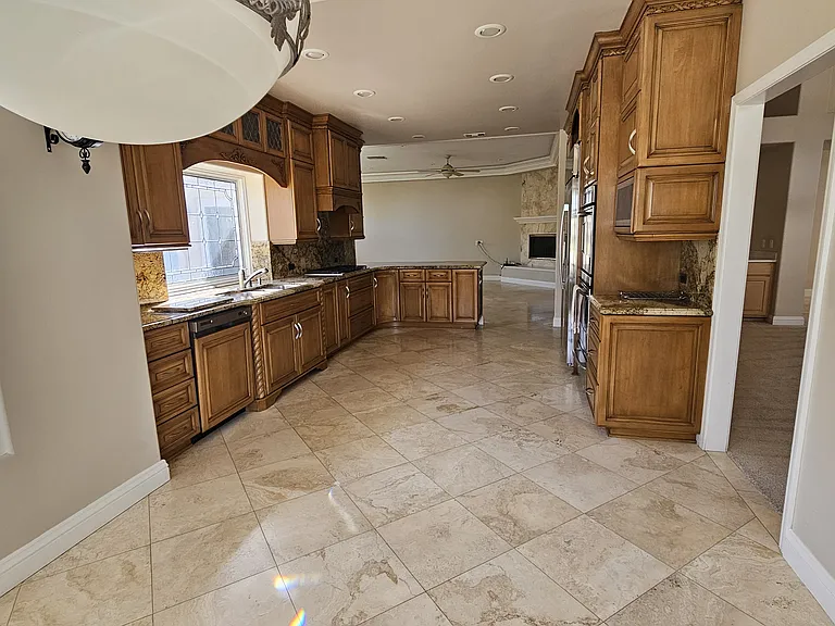 2123 Bennington Ct — Photo 4