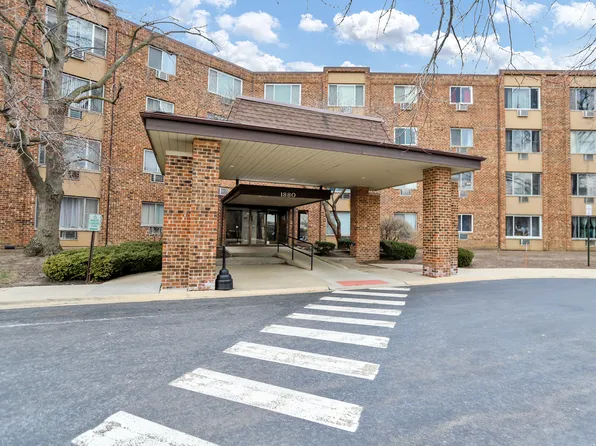 1880 Bonnie Ln APT 104, Hoffman Estates, IL 60169