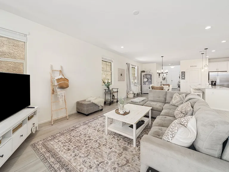385 N Spring Flower Dr — Photo 6