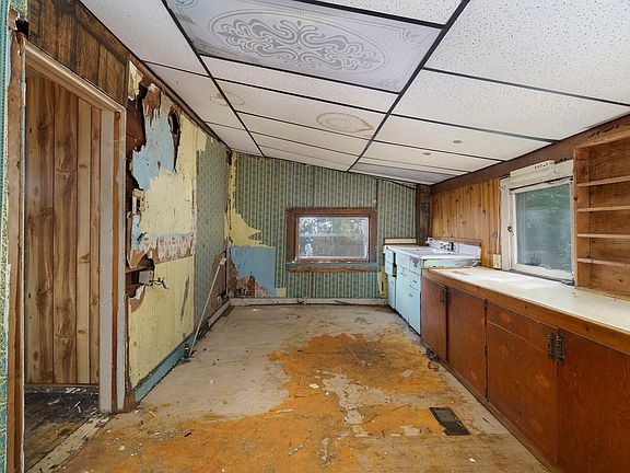 2nd image of 2115 De Hoop Ave SW