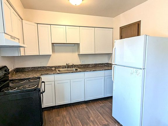 3rd image of 863 Lincoln Ave APT 3