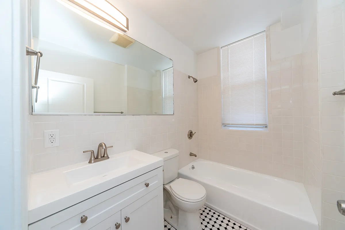 Building Photo - 153 Park Dr #1