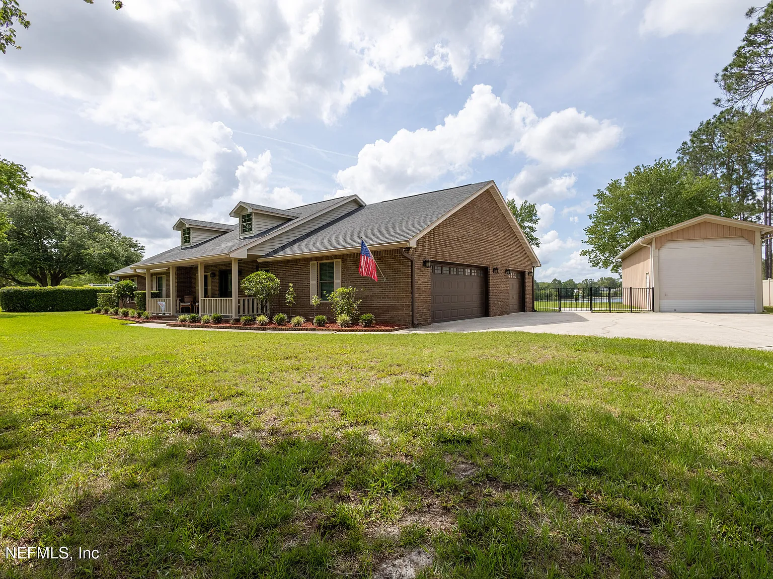 3 bed, 2.0 bath, 2271 sqft, $3,475 — Photo 2