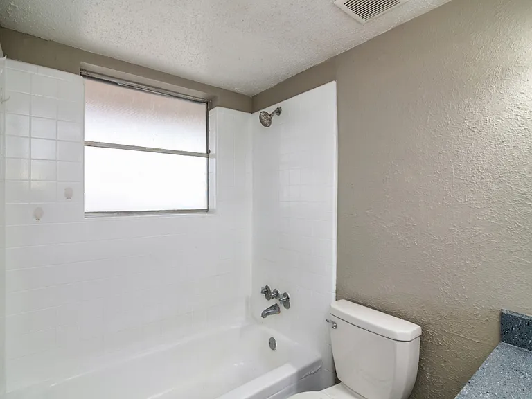 Royal Terrace: Leasing Specials! Renovated Euless Apartments, New Management! — Photo 3