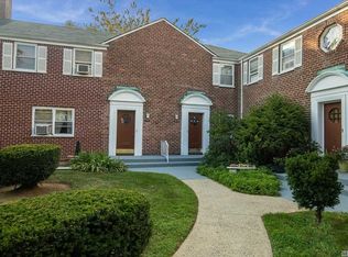 131-20 234th St, Rosedale, NY 11422