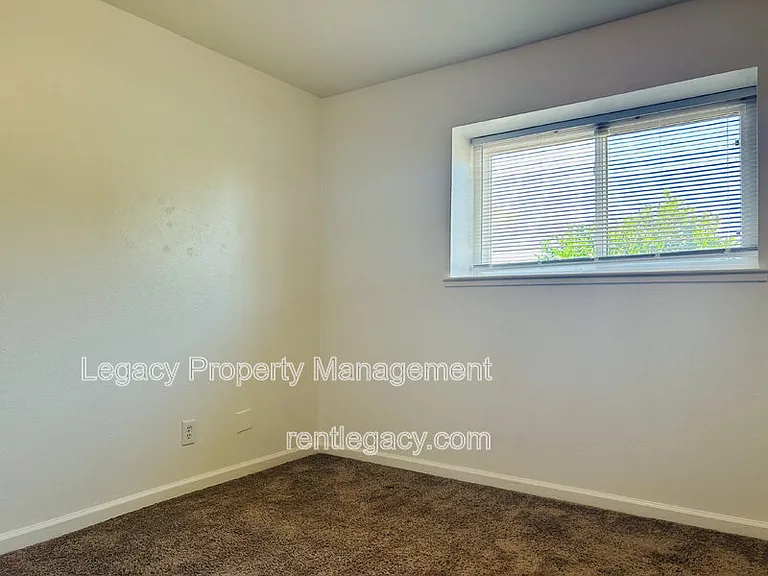9012 Alderson Ave — Photo 16