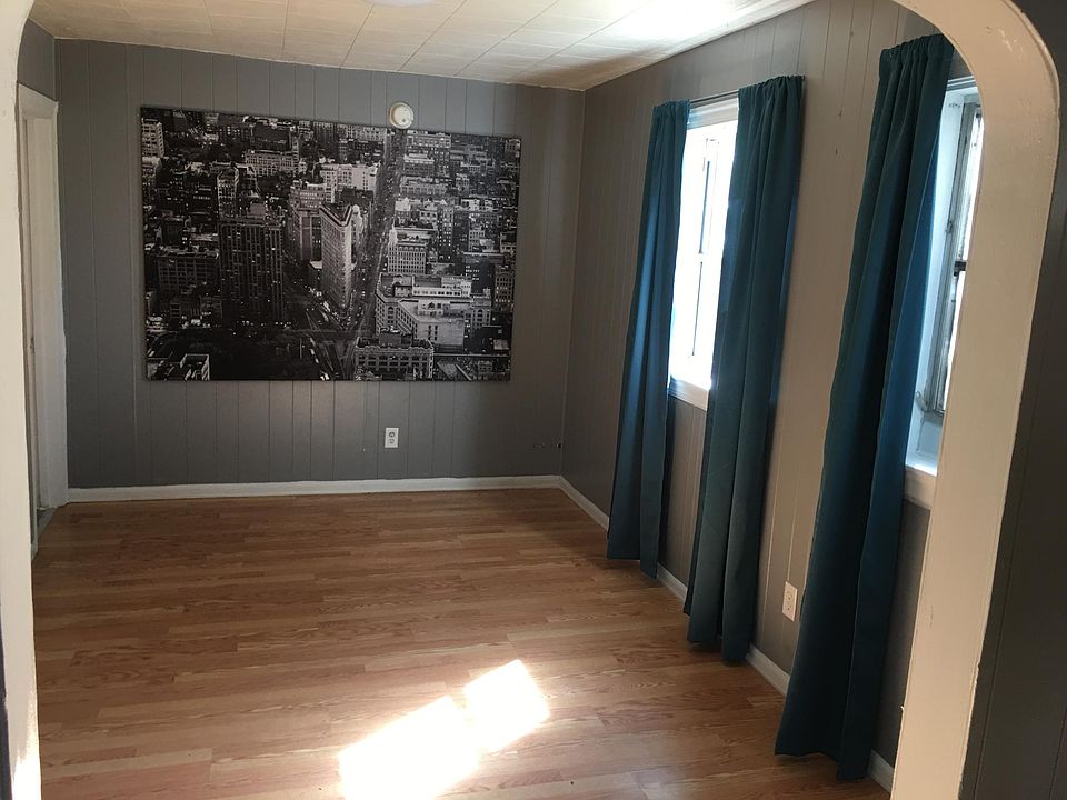 2nd image of 712 7th St N APT 4