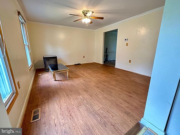 3rd image of 3807 Dalebrook Dr
