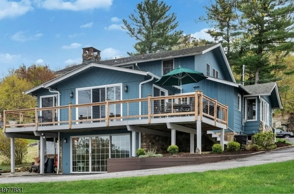 66 Maple Pkwy